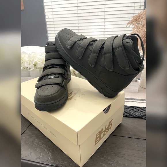New Nike Air brand new!! Never worn!!!